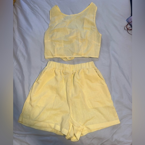 YELLOW LINEN 2-PIECE SET - Picture 1 of 5